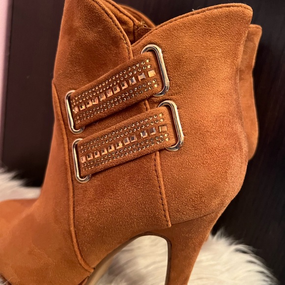 LOWEST PRICE❣️Stylish Tan Ankle Boots with Buckle Detail - Picture 5 of 5